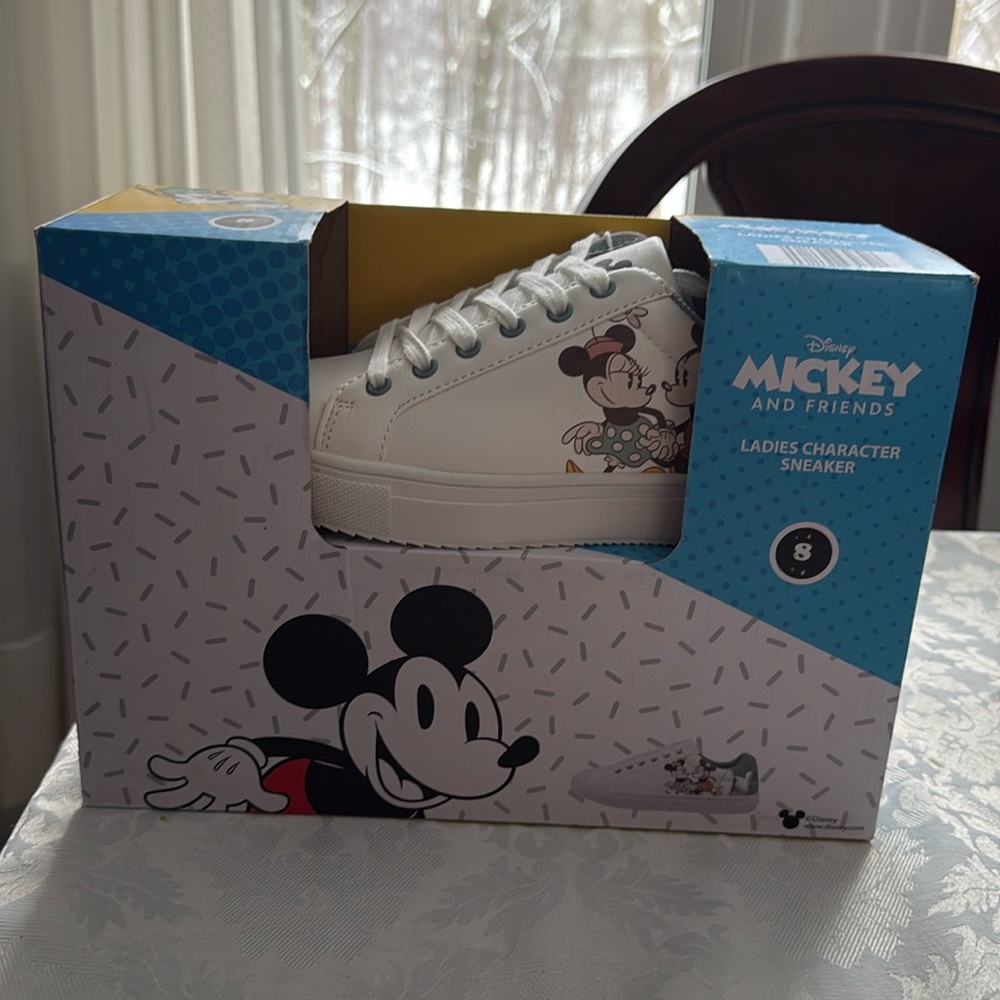 New Disney Mickey and Friends Ladies 8 character sneakers